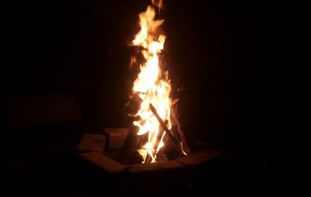 Groot vuur in de tipi