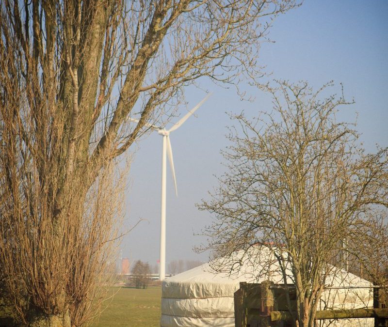 windmolen en yurt
